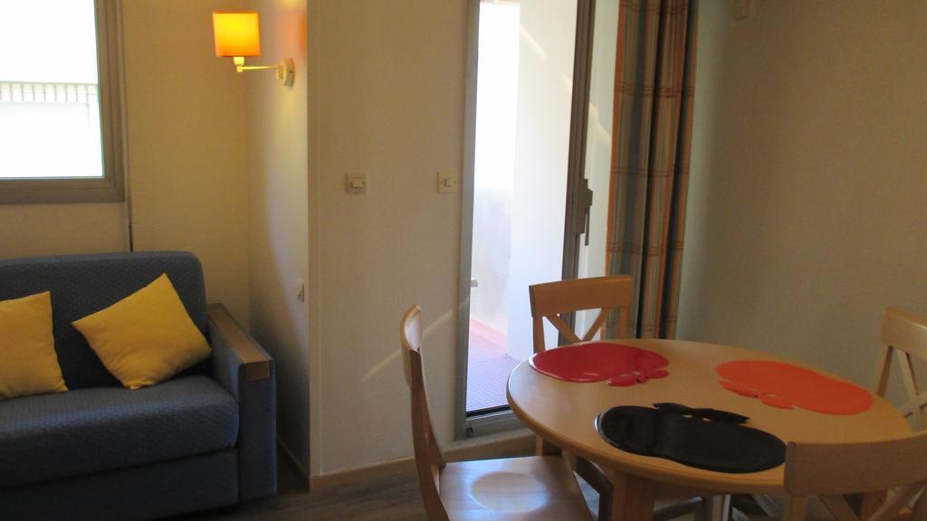 Promenade Des Bains Apartment Saint-Raphaël Zimmer foto